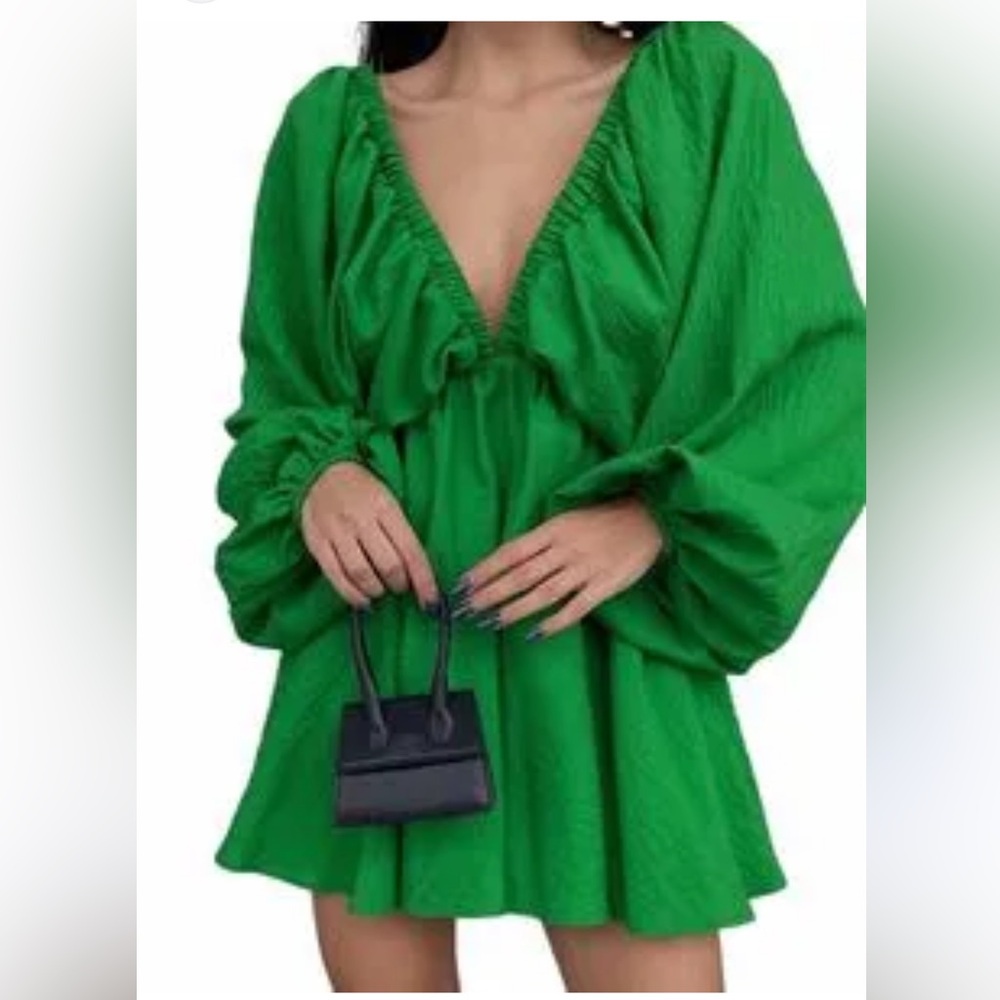 Emerald Green Deep V-Neck Puff Sleeve Mini Dress